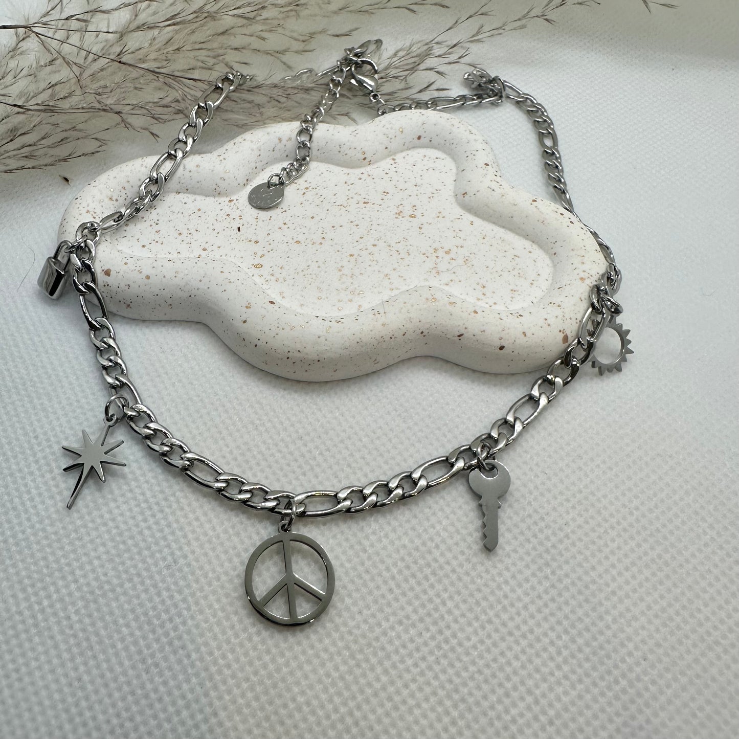 Collier PEACE