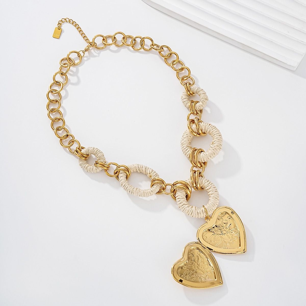 Collier SORA