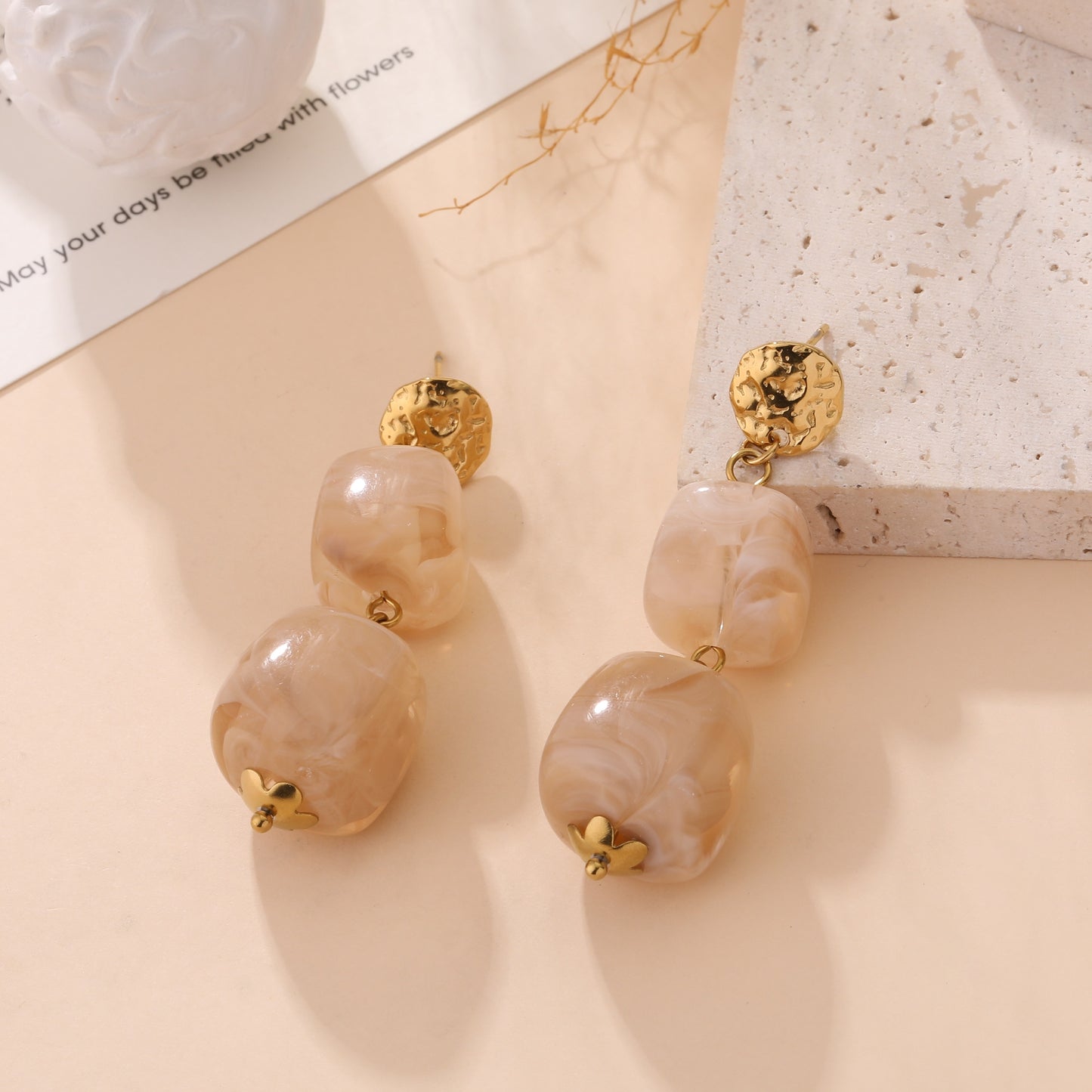 Boucle d’oreille LOYA disponible plusieurs couleurs