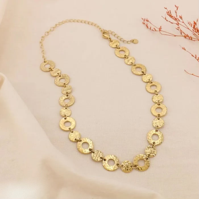 COLLIER LINA