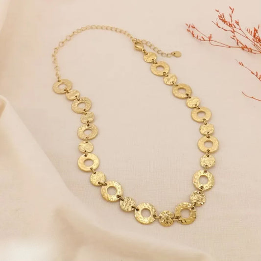 COLLIER LINA
