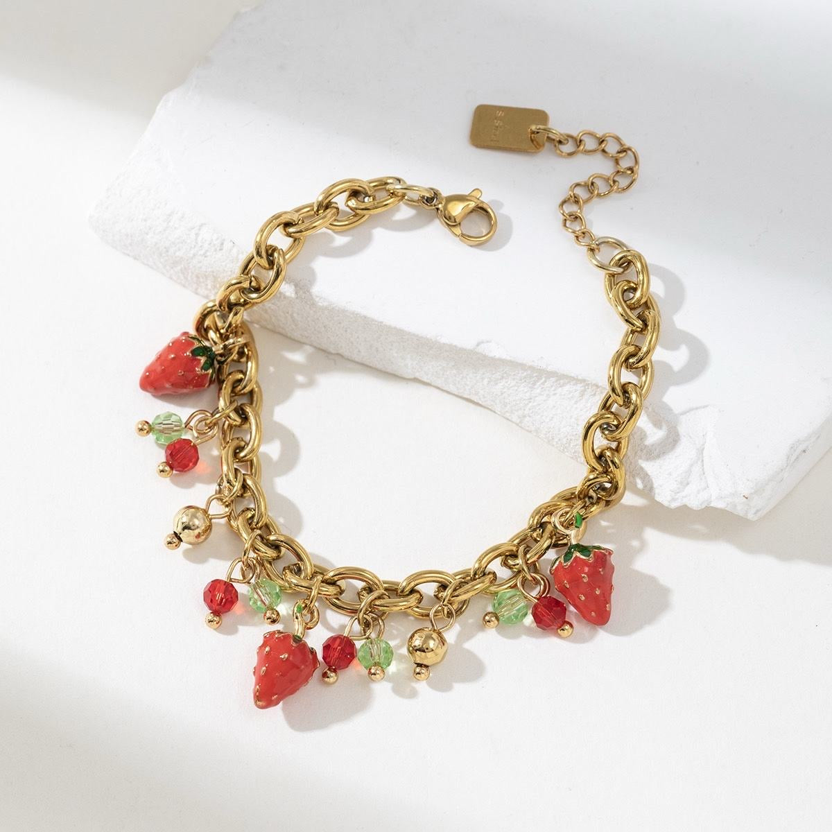 Bracelet breloque FRAISE