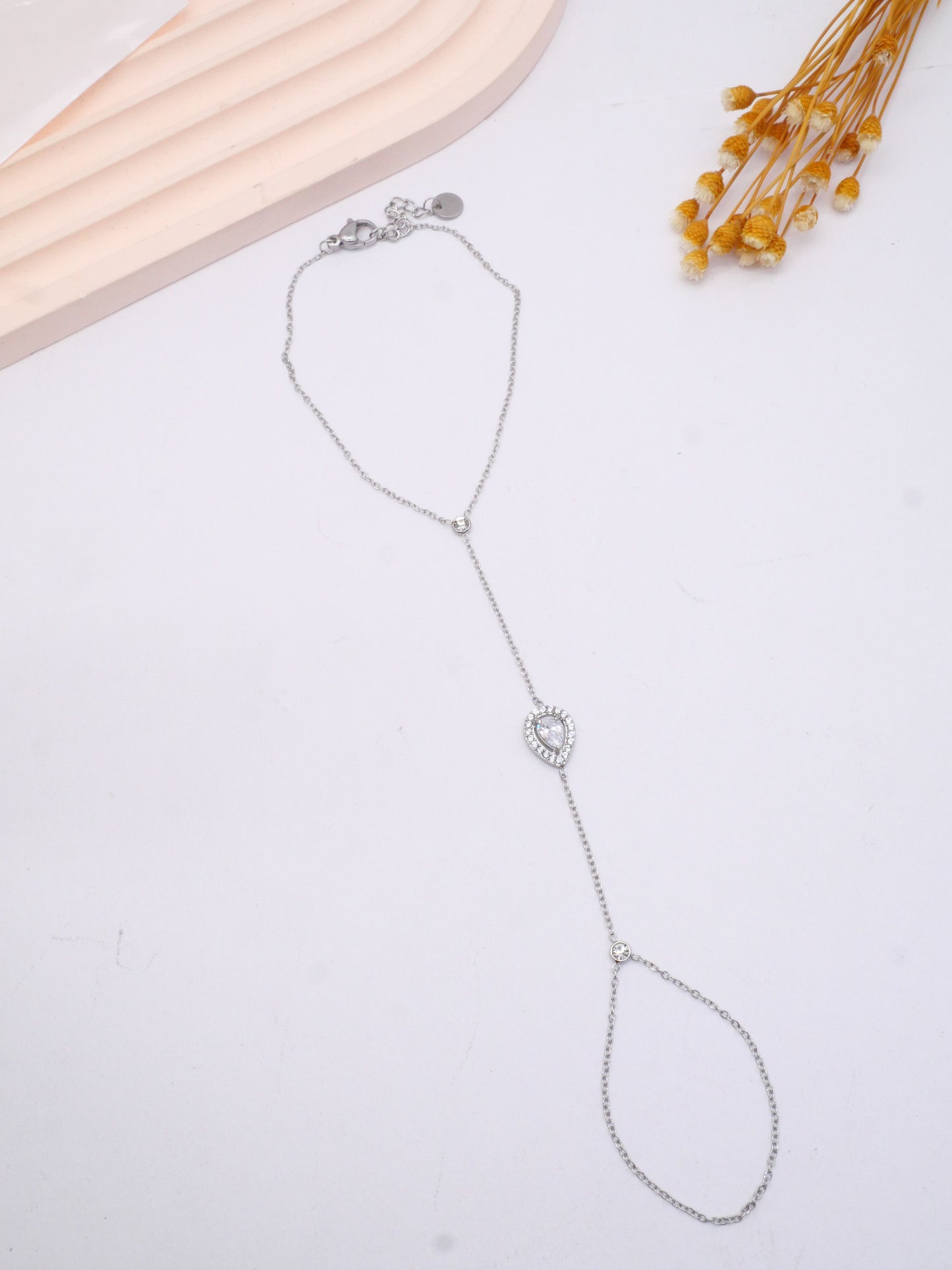 Chaîne de main ONYA