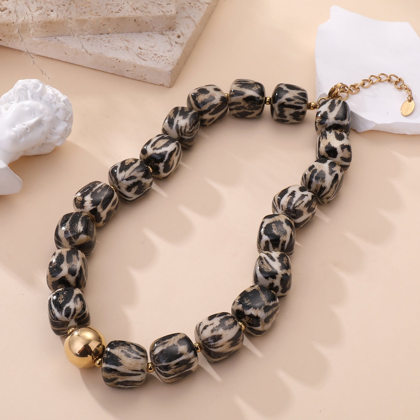 Collier RONERA